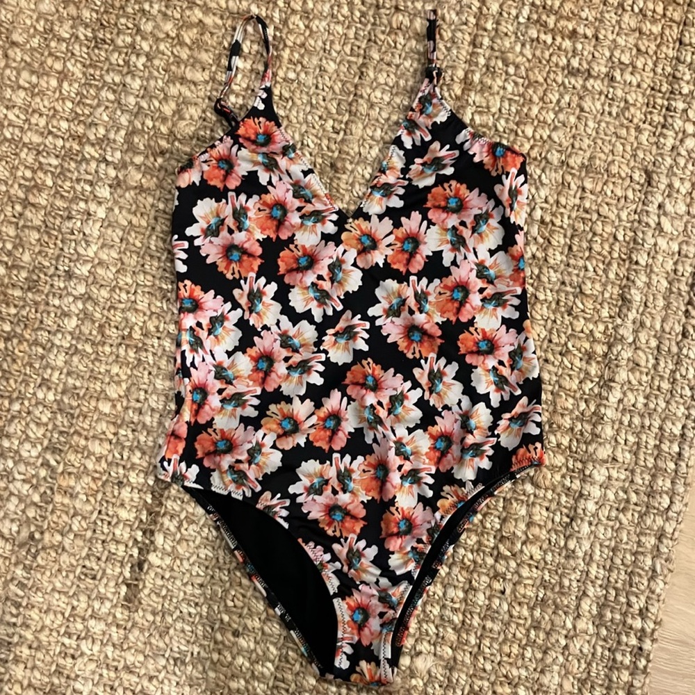 NWOT Nordstrom Leith floral print one piece bathing swim suit flower